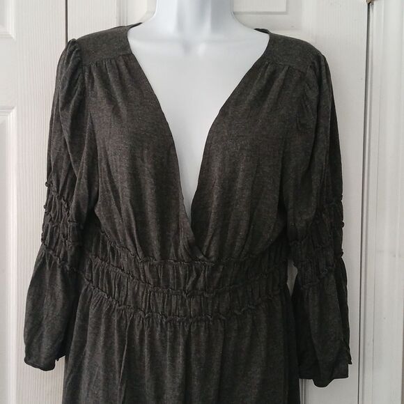 Max Studio  gray high waisted  super low cut v neckline  Sz L NWOT - Picture 3 of 7